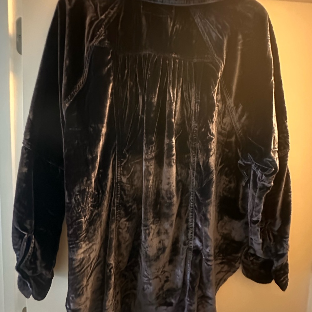 Free People Women's Night SkiesVelvet
Shirt
Item #: 728288 size xs - Picture 4 of 6